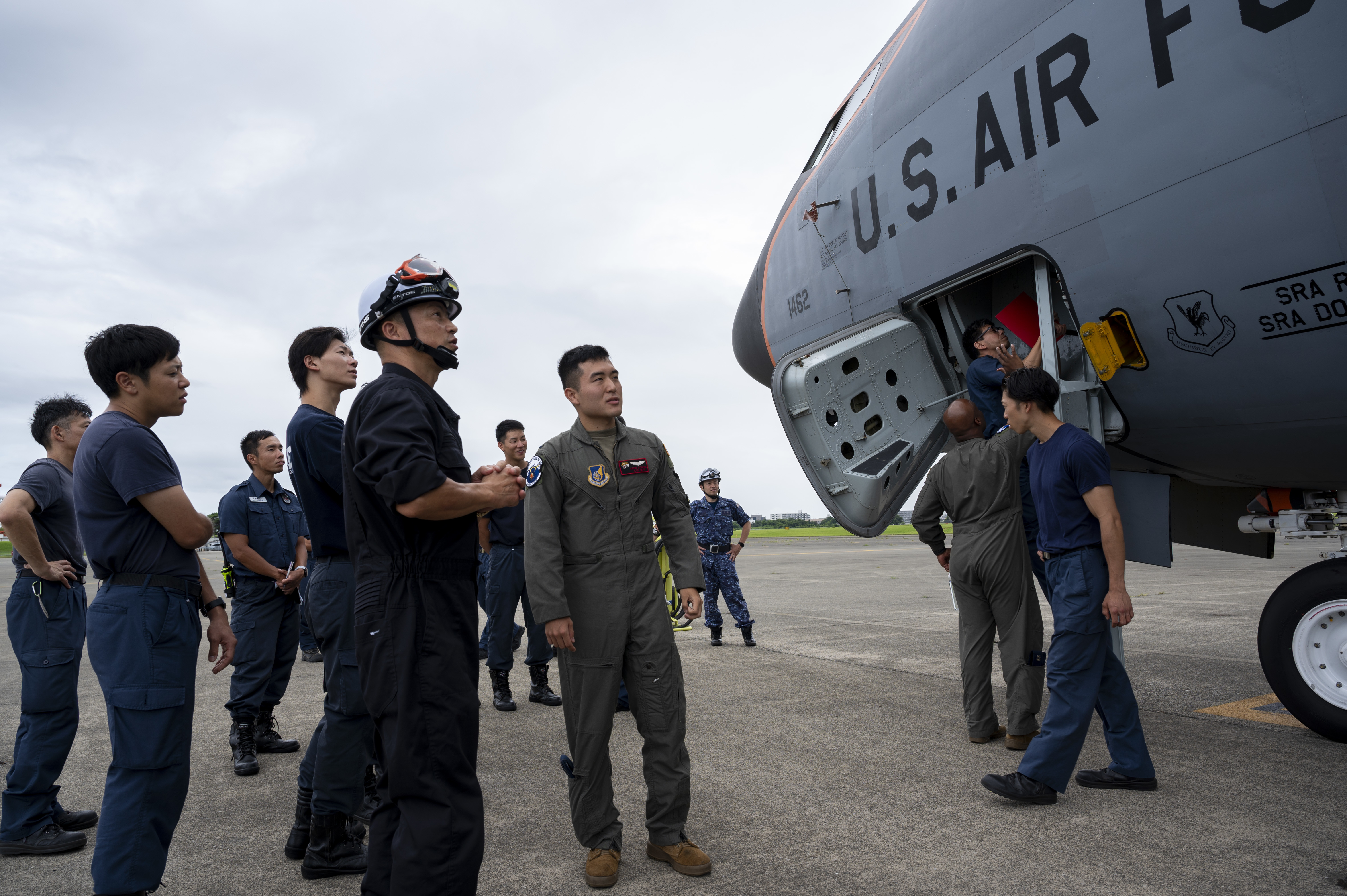 REFORPAC 25: 909th ARS, NAF Atsugi, train on KC-135 emergency procedures
